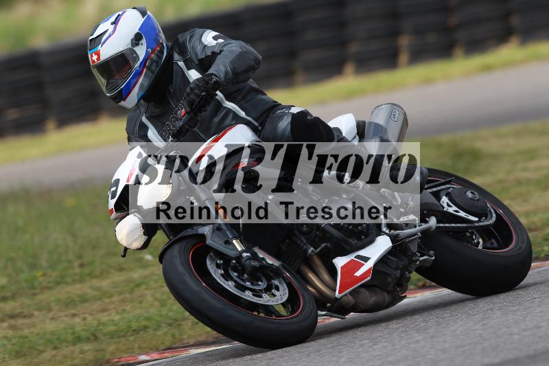Archiv-2022/13 25.04.2022 Plüss Moto Sport ADR/Freies Fahren/3
